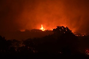 Μάχη με τις φλόγες σε Βοιωτία, Εύβοια, Καβάλα, Κύθνο - Οι εξελίξεις σε όλα τα μέτωπα