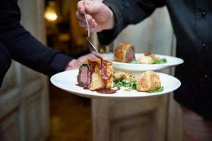 Σε αυτά τα εστιατόρια, η αθηναϊκή κουζίνα δεν φοβάται να πειραματιστεί