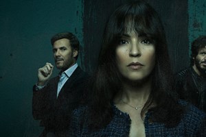 Η ακραία προετοιμασία του Charlie Hunnam για να γίνει ο Εντ Γκιν στο Monster του Netflix