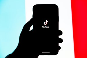 Τι θα συμβεί αν η Amazon αγοράσει το TikTok