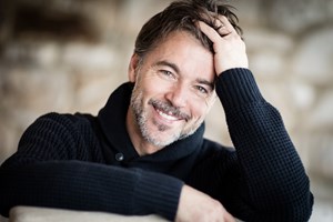 Ο απόλυτος φθινοπωρινός οδηγός φροντίδας προσώπου για τον άνδρα