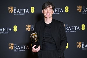 O Robert Downey Jr. ευχαρίστησε το 'Α και το Ω' του στα βραβεία BAFTA