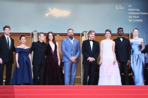 Στο Kinds of Kindness, ο Γιώργος Λάνθιμος ονειρεύεται με τα μάτια ανοιχτά