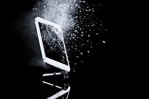 Τι να κάνεις αν χακαριστεί ο λογαριασμός σου στο WhatsApp