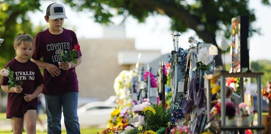 Δεν υπάρχουν λόγια: Τα όπλα είναι η κύρια αιτία θανάτου από ατύχημα ανάμεσα σε παιδιά στις ΗΠΑ