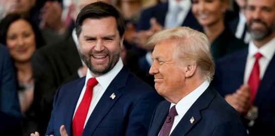 Πόσο πλούσιοι είναι ο Τραμπ και οι φίλοι του