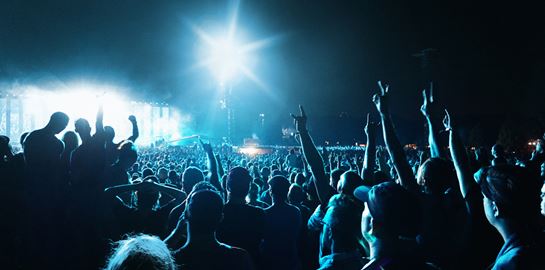 Έλληνες και θέατρο, σινεμά, συναυλίες: Τι δείχνει πανελλαδική δημοσκόπηση