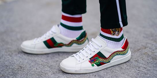 10 κλασικά, όχι βαρετά, λευκά sneakers