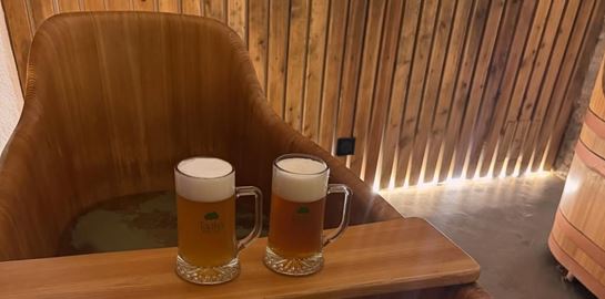 Σε αυτό το spa βουλιάζεις μέσα στη μπύρα