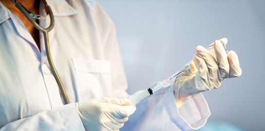 Το εμβόλιο Οξφόρδης/Astra Zeneca έχει πολύ μεγαλύτερη αποτελεσματικότητα με χαμηλότερη δόση