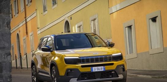 To ηλεκτρικό Jeep Avenger είναι το &#39;Αυτοκίνητο της Χρονιάς&#39; για το 2023