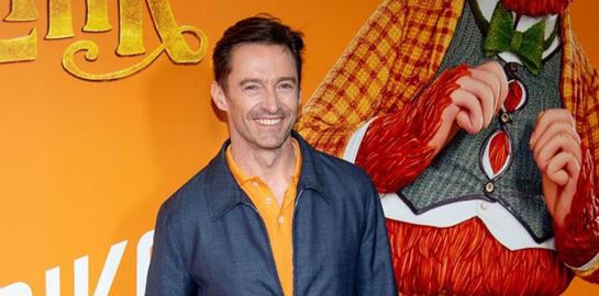 Το ανοιξιάτικο smart casual look του Hugh Jackman