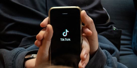 Σε άλλα νέα, το Κογκρέσο &#39;βομβαρδίζεται&#39; με τηλεφωνήματα για το TikTok