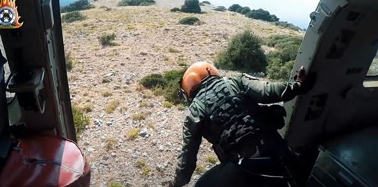 Πώς η πυροσβεστική ομάδα helitack προσεγγίζει δύσβατα σημεία