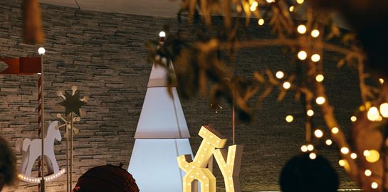 Μια ξεχωριστή βραδιά αφιερωμένη στη μαγεία των Χριστουγέννων στο ξενοδοχείο One&amp;Only Aesthesis