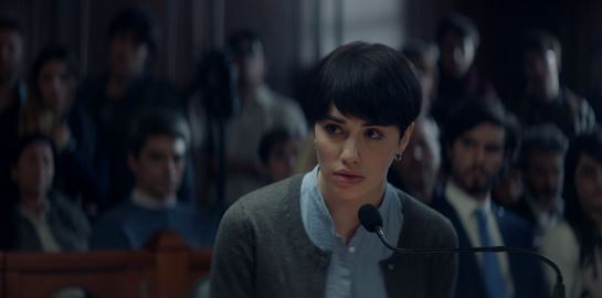 &quot;Η Κατηγορούμενη&quot; είναι ένα σύγχρονο δικαστικό δράμα για την επίδραση των ΜΜΕ