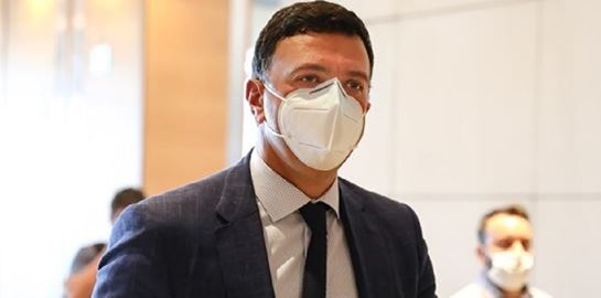 Στα 36 έτη ο μέσος όρος ηλικίας όσων έχουν νοσήσει από κορονοϊό τον Αύγουστο