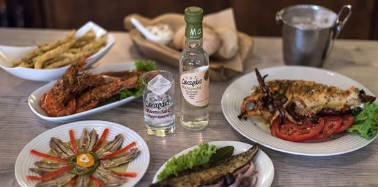 Το τσίπουρο αγαπά το Πάσχα