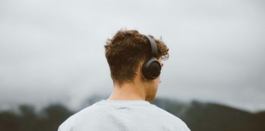 Πώς η μουσική μειώνει τις πιθανότητες να πάθουμε άνοια