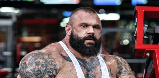 Ποια είναι η αιτία θανάτου του &#39;μεταλλαγμένου&#39; bodybuilder μόλις 36 ετών