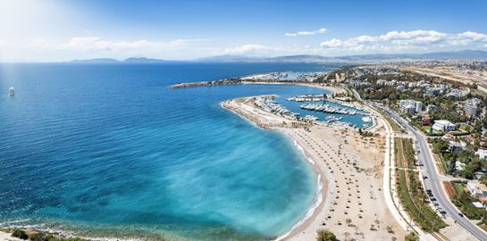 Η Αθηναϊκή Ριβιέρα στους 12 κορυφαίους προορισμούς του 2025