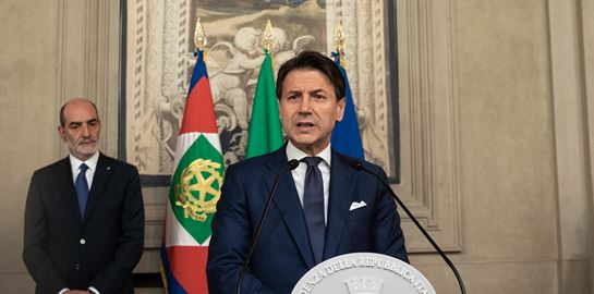 Η Ιταλία υποφέρει για ακόμα μία φορά από πολιτικές ίντριγκες