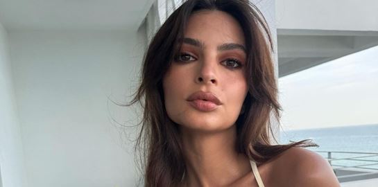 Η Emily Ratajkowski με μπικίνι 'έπος' στους δρόμους της Νέας Υόρκης