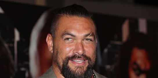Πώς ο Jason Momoa απέκτησε την χαρακτηριστική ουλή στο πρόσωπό του