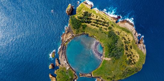 Το πιο όμορφο νησί στην Ευρώπη έχει τη δική του φυσική πισίνα