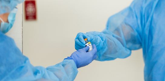 Η πιο υποσχόμενη έρευνα για το εμβόλιο του κορονοϊού διεξάγεται στην Οξφόρδη