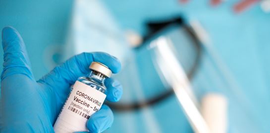 Το κόστος και οι συμφωνίες ανά τον κόσμο για τα υποψήφια εμβόλια