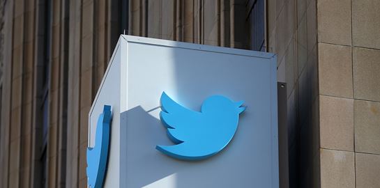 Το Twitter κλείνει λογαριασμούς που χρησιμοποιούνται για προπαγάνδα