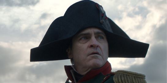 Ο Napoleon του Joaquin Phoenix δείχνει ενδιαφέρων