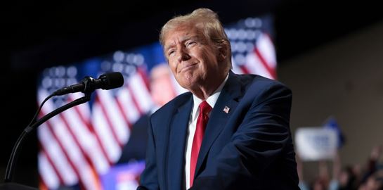 ‘Είχα τον θεό μαζί μου’, λέει ο Donald Trump για τη δολοφονική επίθεση