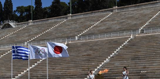 Πώς και γιατί οι Έλληνες πειθάρχησαν στα μέτρα ενάντια στον κορονοϊό