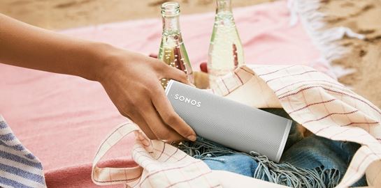Τα πανίσχυρα φορητά ηχεία που δεν θα αποχωρίζεσαι αυτό το καλοκαίρι
