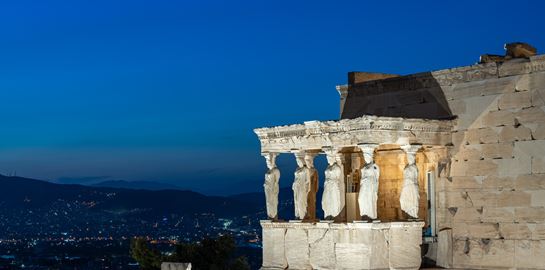 Το νέο φως που λούζει την Ακρόπολη σε φωτογραφίες