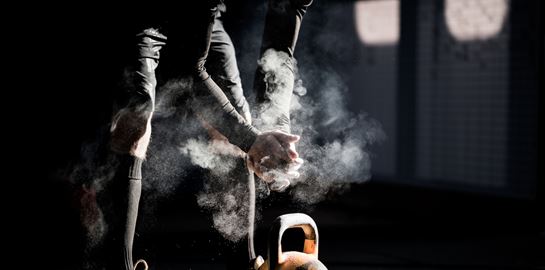 Τι είναι η 'προπόνηση κοντά στην αποτυχία' και γιατί θα σε βοηθήσει να πετύχεις τους στόχους σου στο γυμναστήριο