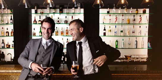 Όλα όσα θα ήθελες να κάνεις σε ένα bar πριν πεθάνεις