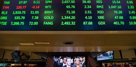 Το Facebook και η ώρα της κρίσης στο αμερικανικό χρηματιστήριο