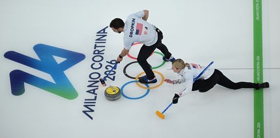 Μάθε παιδί μου Curling: Πώς παίζεται το πιο παράξενο άθλημα των Χειμερινών Ολυμπιακών Αγώνων