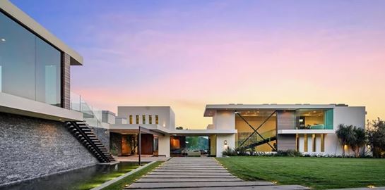 Μια ματιά στην πιο εντυπωσιακή έπαυλη του Selling Sunset