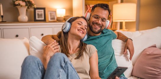 Γιατί συνδέουμε πρώην σχέσεις μας με τραγούδια