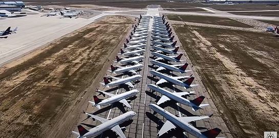 Στο πάρκινγκ αεροσκαφών της Καλιφόρνιας