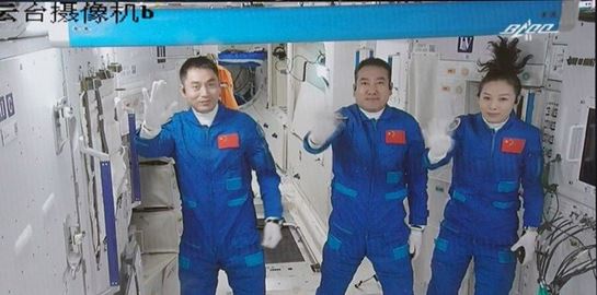 Wang Yiping, η πρώτη Κινέζα που περπάτησε στο διάστημα