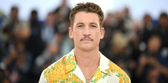 Το καλοκαιρινό mafia look του Miles Teller