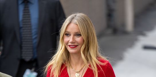 Η Gwyneth Paltrow αποχαιρέτησε το 2022 με μπικίνι