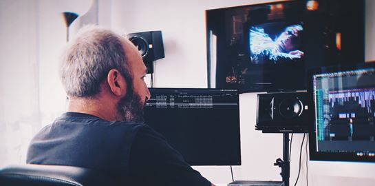 Γιώργος Λαμπρινός, ένας μοναχικός μπασίστας στον κόσμο του οσκαρικού μοντάζ