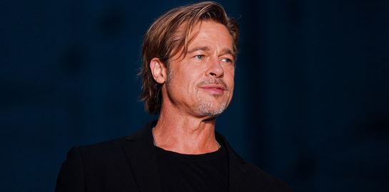 Χολιγουντιανά μαθήματα για στιλάτο total black look