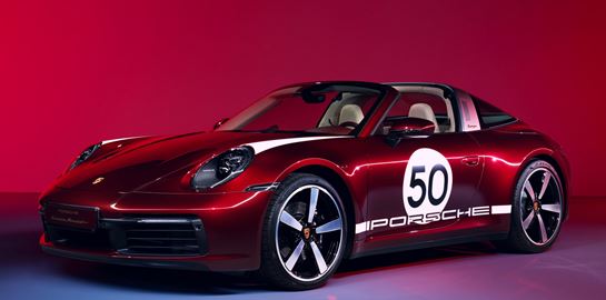 Η νέα Porsche 911 έχει κάτι από τα 50s και 60s